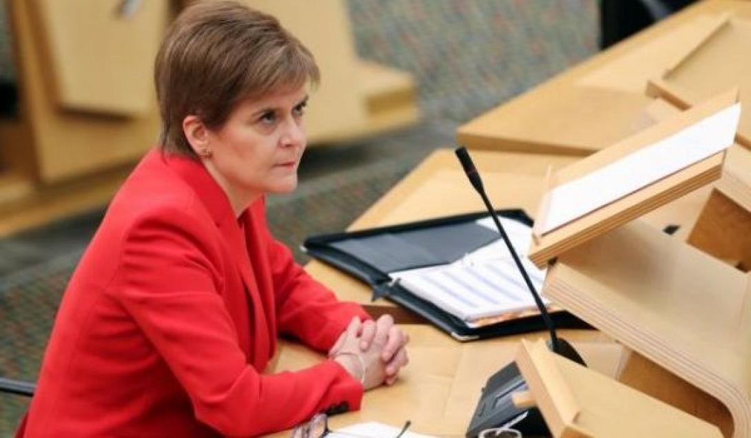 Νίκολα Στέρτζον