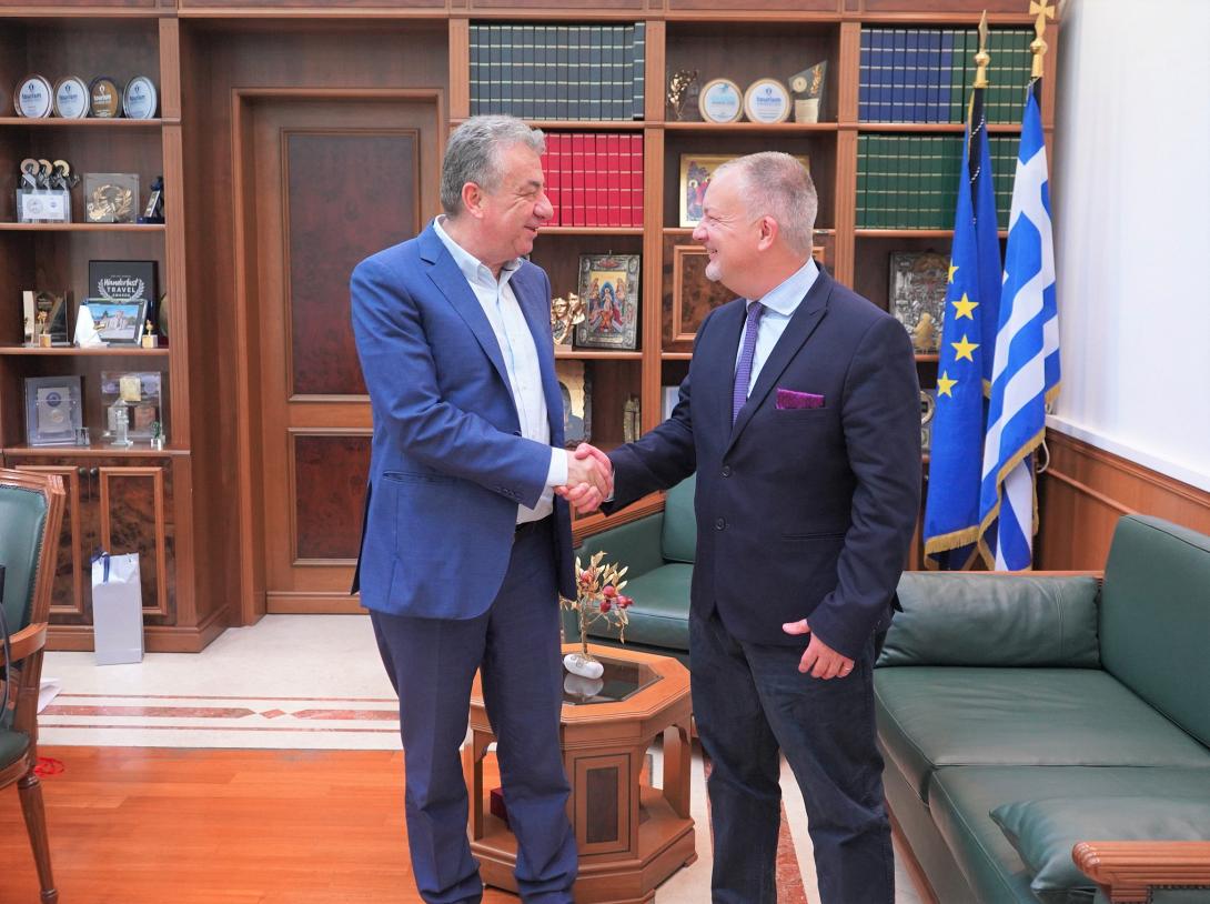 αρναουτακης βρετανος πρεσβης