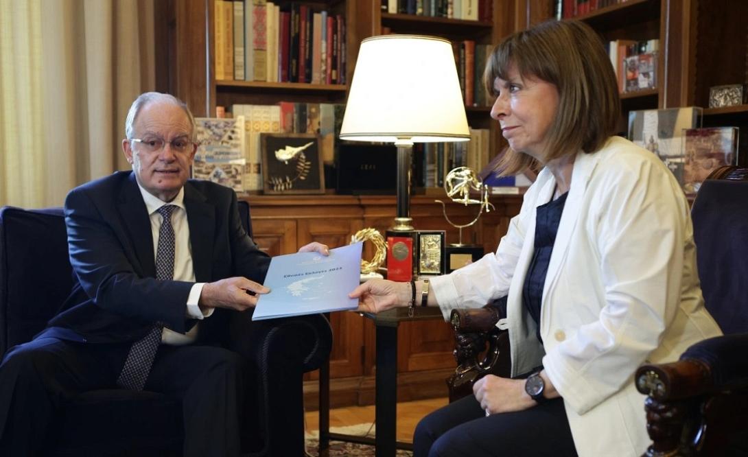 τασούλας σακελλαροπούλου