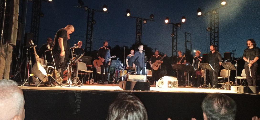 Σταύρος Ξαρχάκος