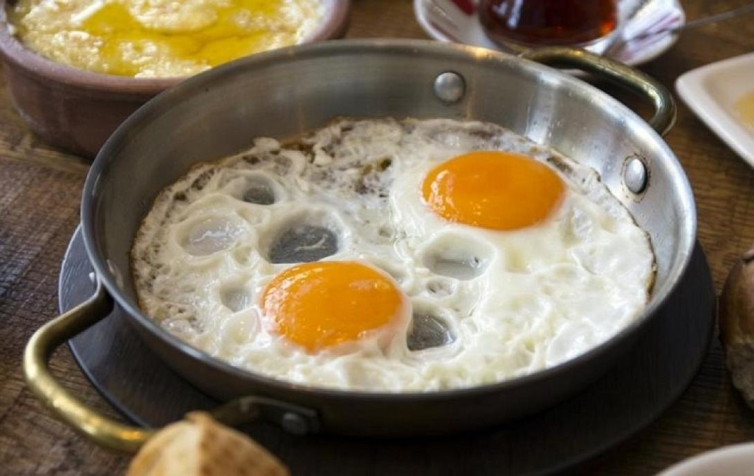 τηγανητά αυγά
