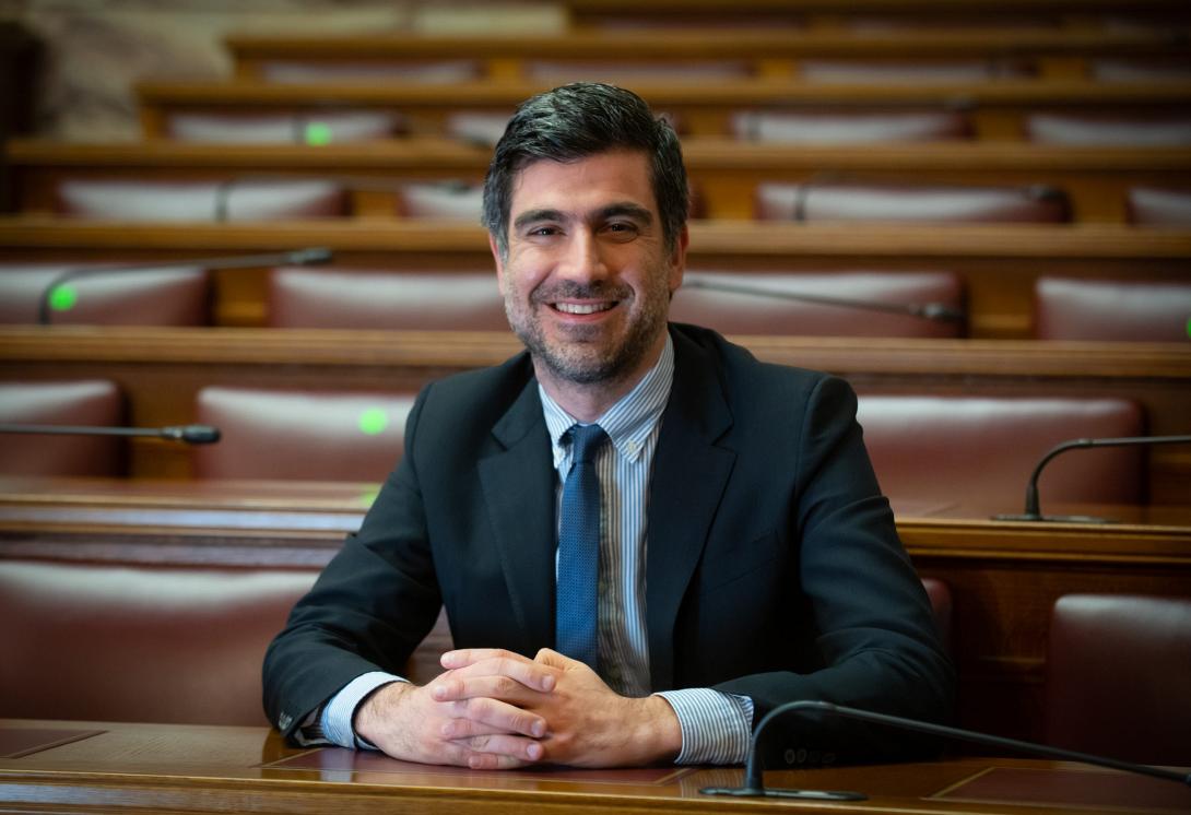  Θανάσης Γλαβίνας