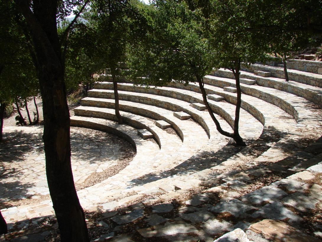 θεατρο αγιου υακινθου