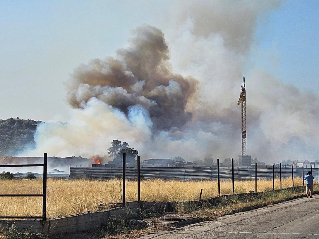 ΦΩΤΙΑ ΑΣΠΡΟΠΥΡΓΟΣ