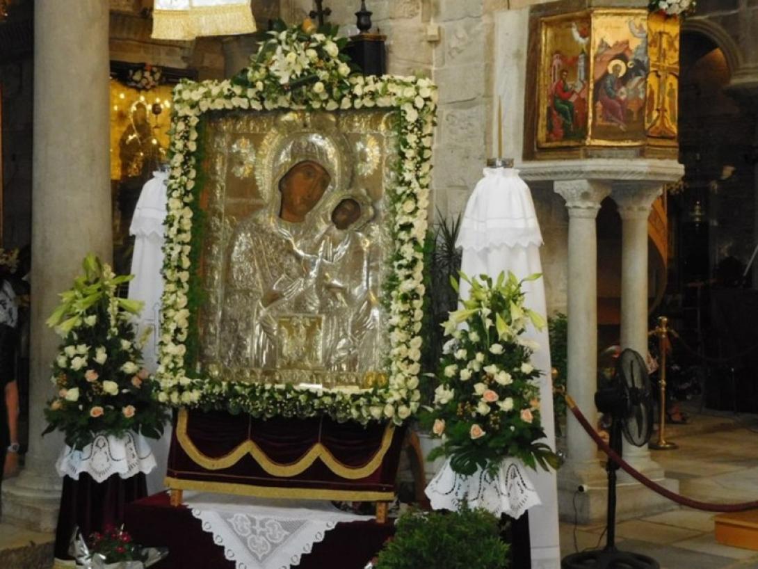 εκατονταπυλιανή