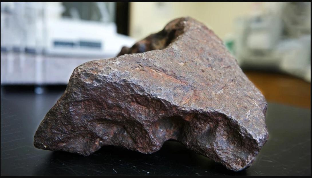 μετεωριτης