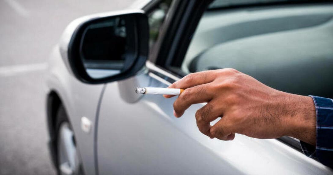 τσιγάρο αυτοκίνητο