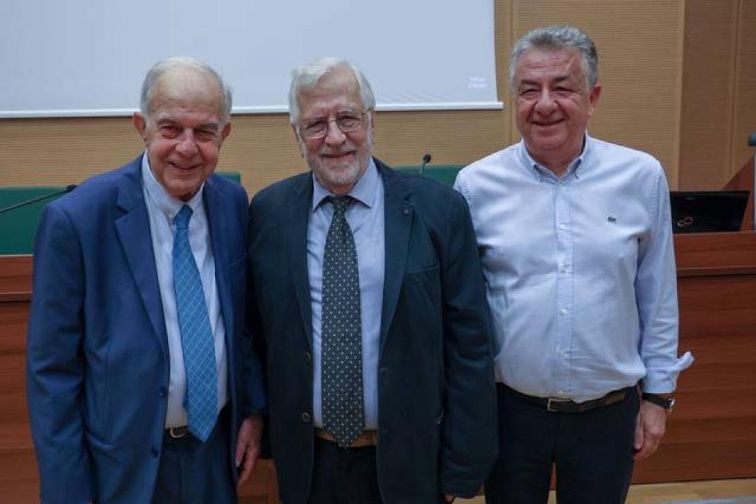 Βράβευση Στέφανου Τραχανά 