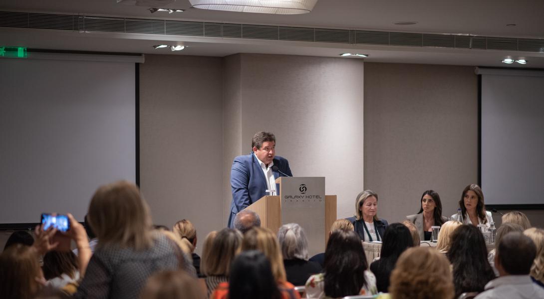 Με γυναίκες πλημμύρισε το Galaxy στην εκδήλωση του Μιχάλη Καραμαλάκη