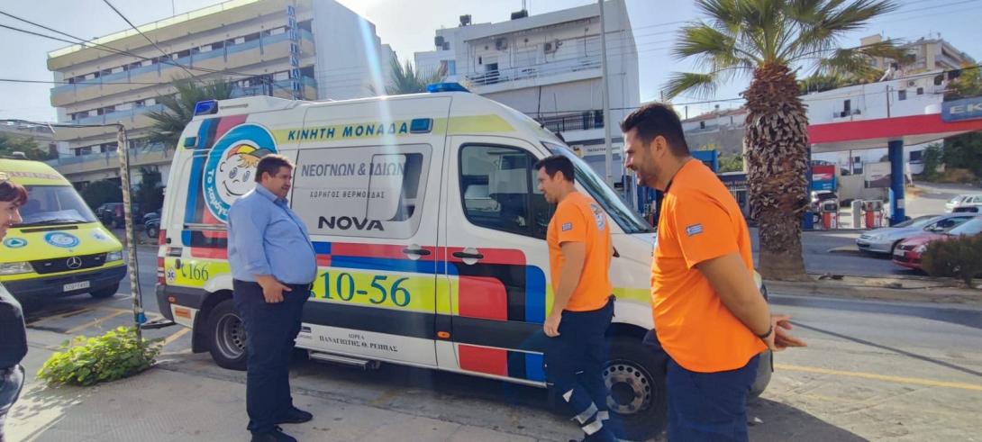 Το Κέντρο Άμεσης Κοινωνικής Επέμβασης του «Χαμόγελου του Παιδιού» επισκέφθηκε ο Μ. Καραμαλάκης