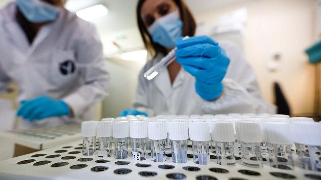 ΕΡΓΑΣΤΗΡΙΑΚΟΙ ΓΙΑΤΡΟΙ