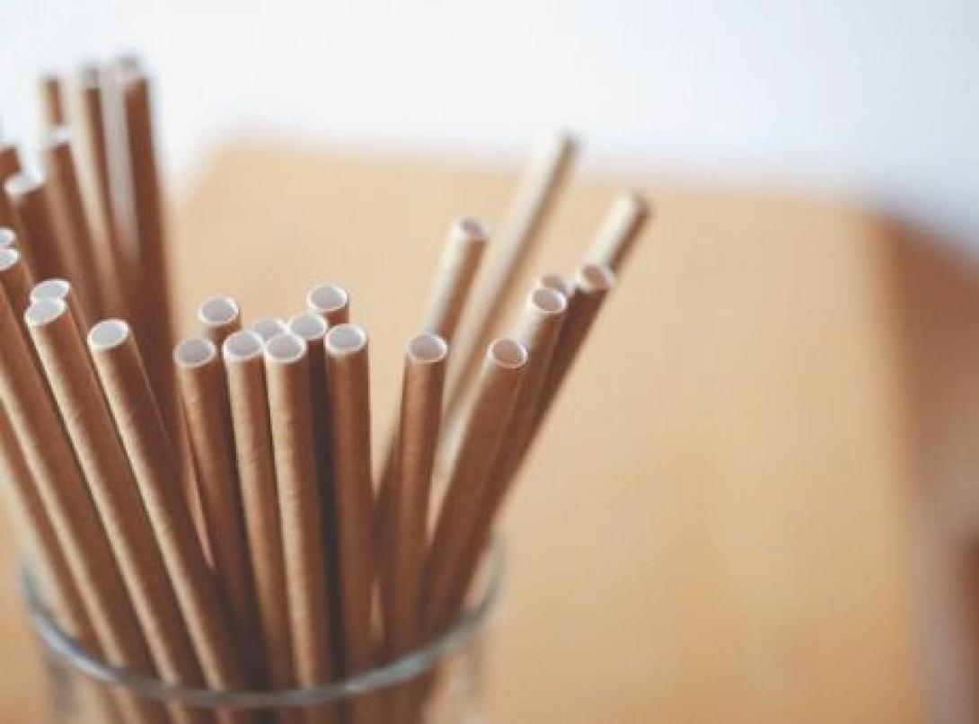 χάρινα καλαμάκια