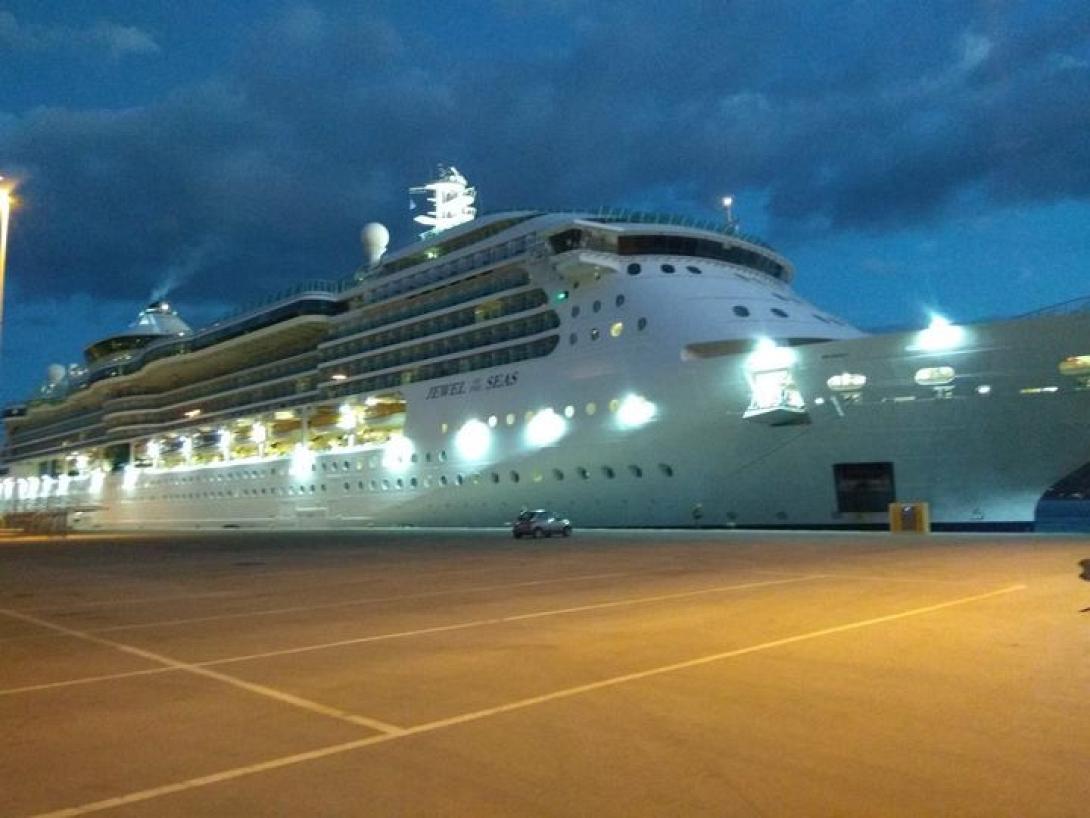  ΚΡΟΥΑΖΙΕΡΟΠΛΟΙΟ