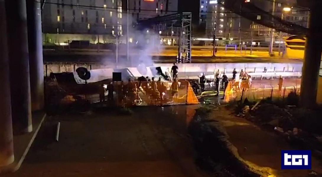 Ιταλία: Τουλάχιστον 20 νεκροί μετά από πτώση λεωφορείου από γέφυρα έξω από τη Βενετία