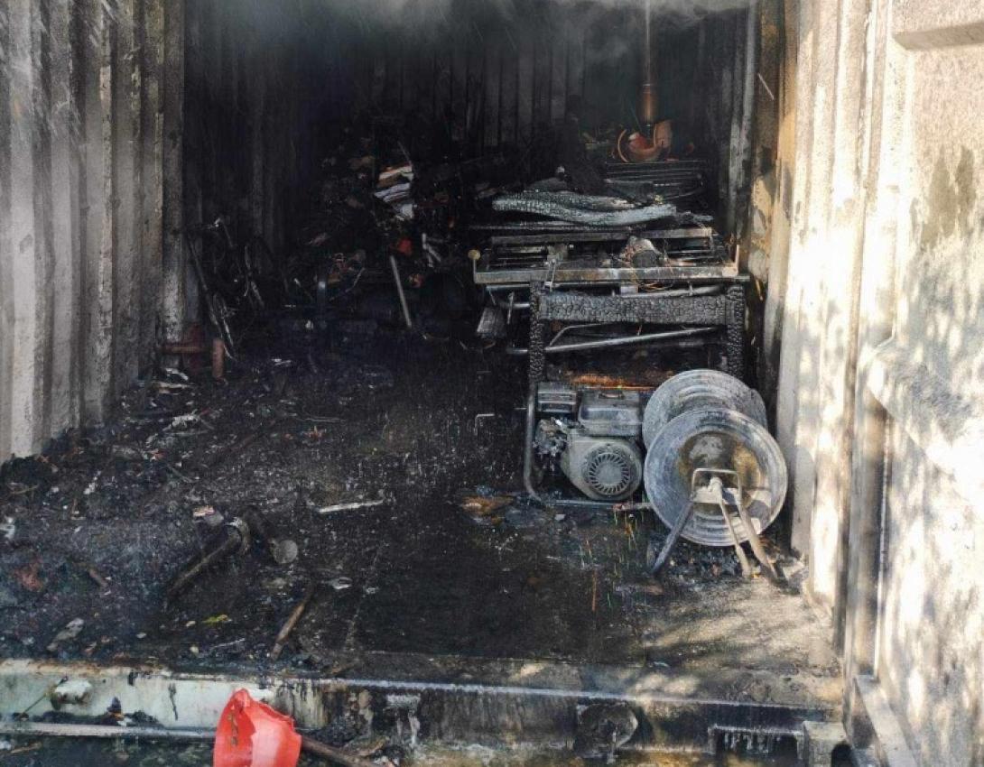 φωτιά κοντέινερ