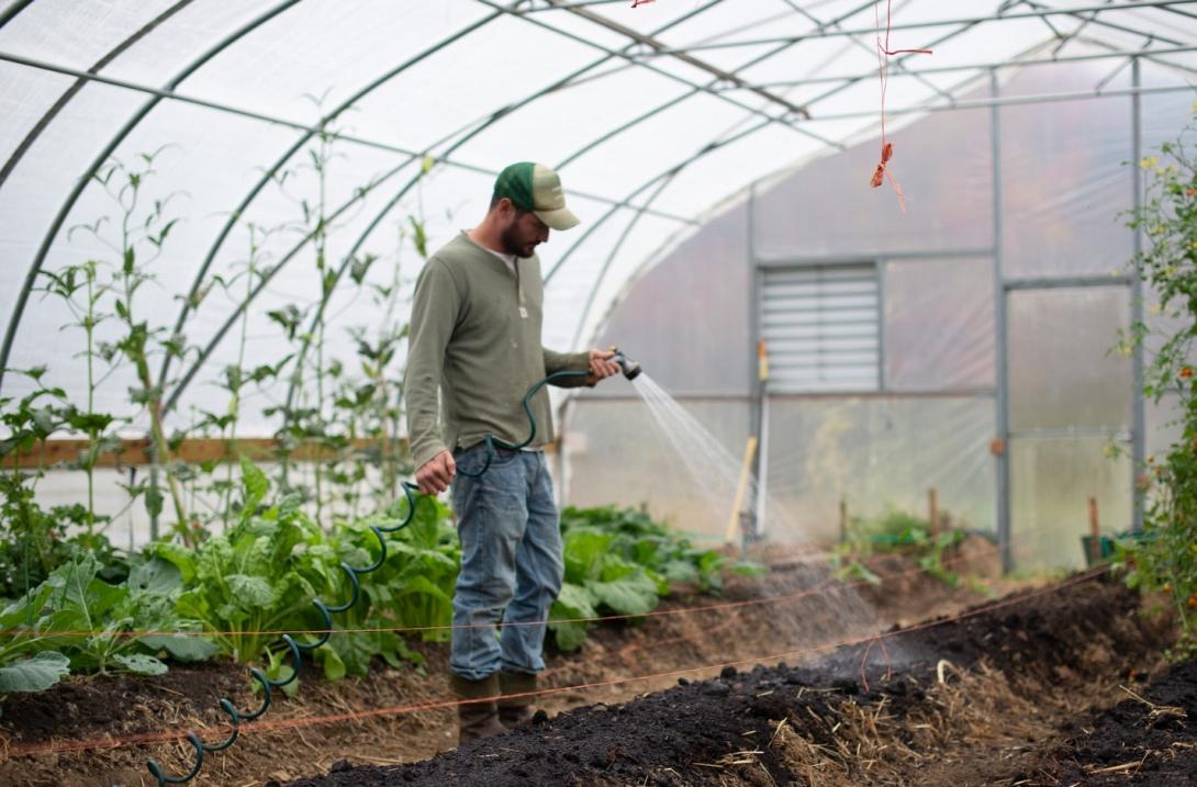 νεος αγροτης