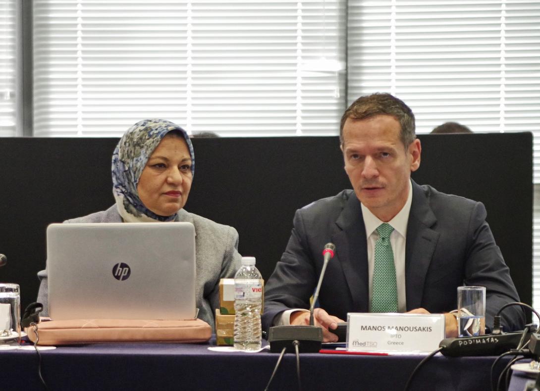 μανουσακης αδμηε