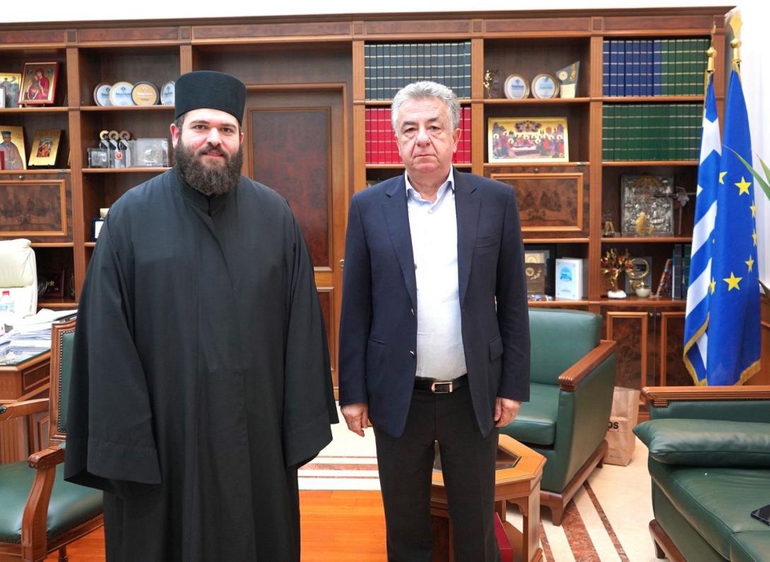 Επίσκεψη του νέου Ηγουμένου της Μονής Αγκαράθου στο Περιφερειάρχη Κρήτης
