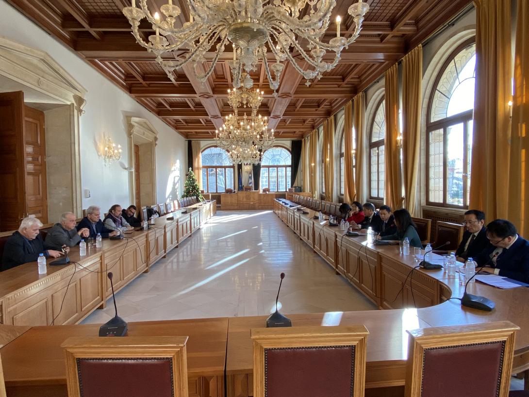 αιθουσα δημοτικου συμβουλιου ηρακλειου