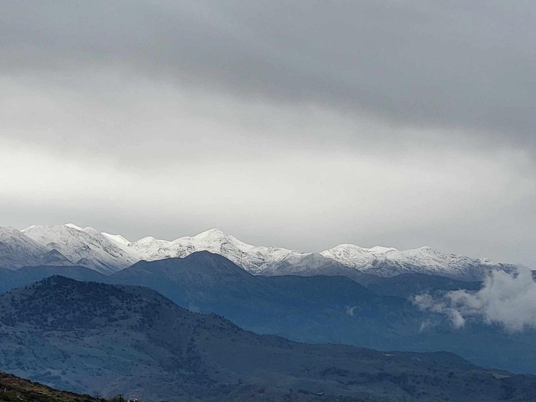 λευκά όρη χιόνια