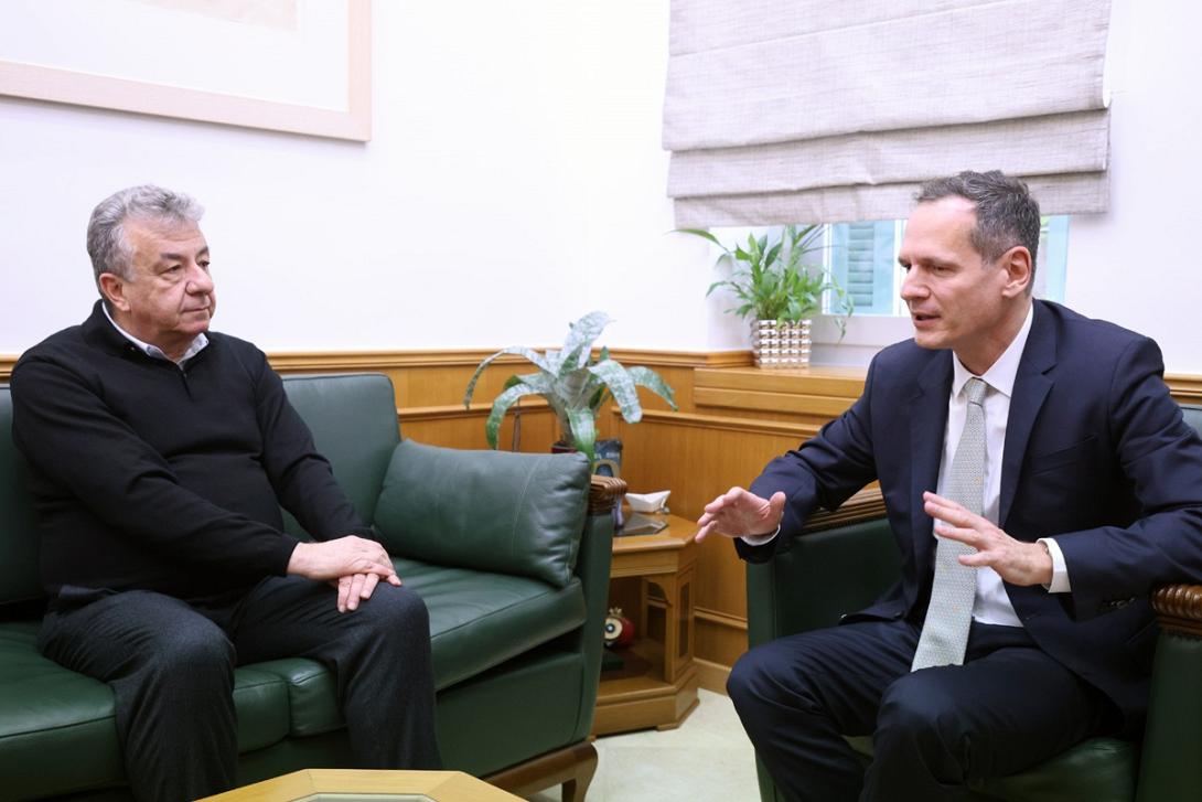 αρναουτάκης μανουσάκης