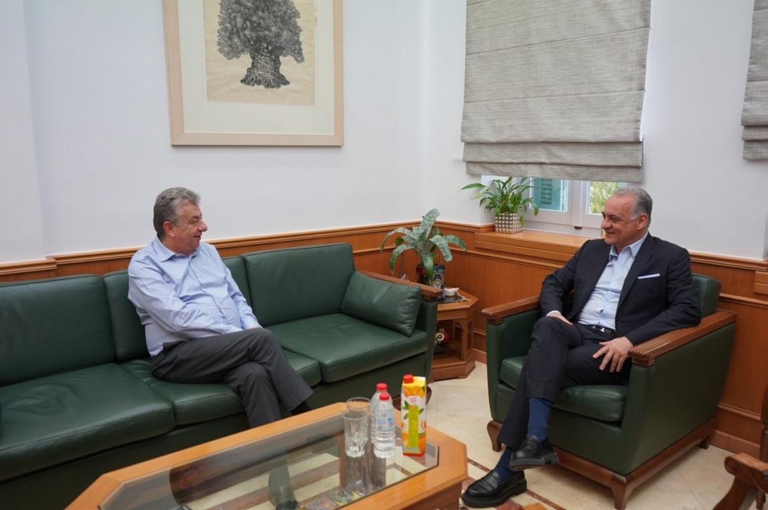 αρναουτάκης κεφαλογιάννης