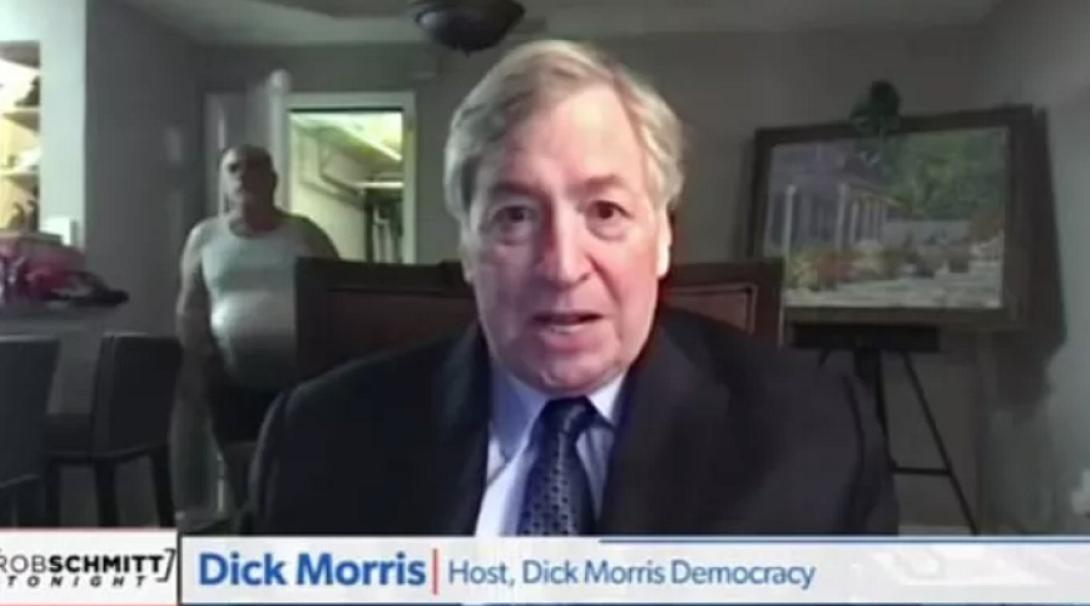 Η άβολη στιγμή που ημίγυμνος άντρας εμφανίζεται σε live σύνδεση