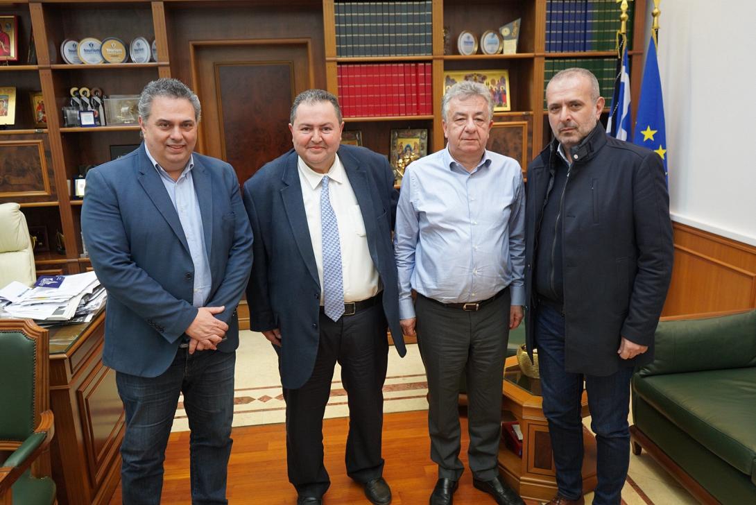 Συνάντηση Περιφερειάρχη με τους διοργανωτές.