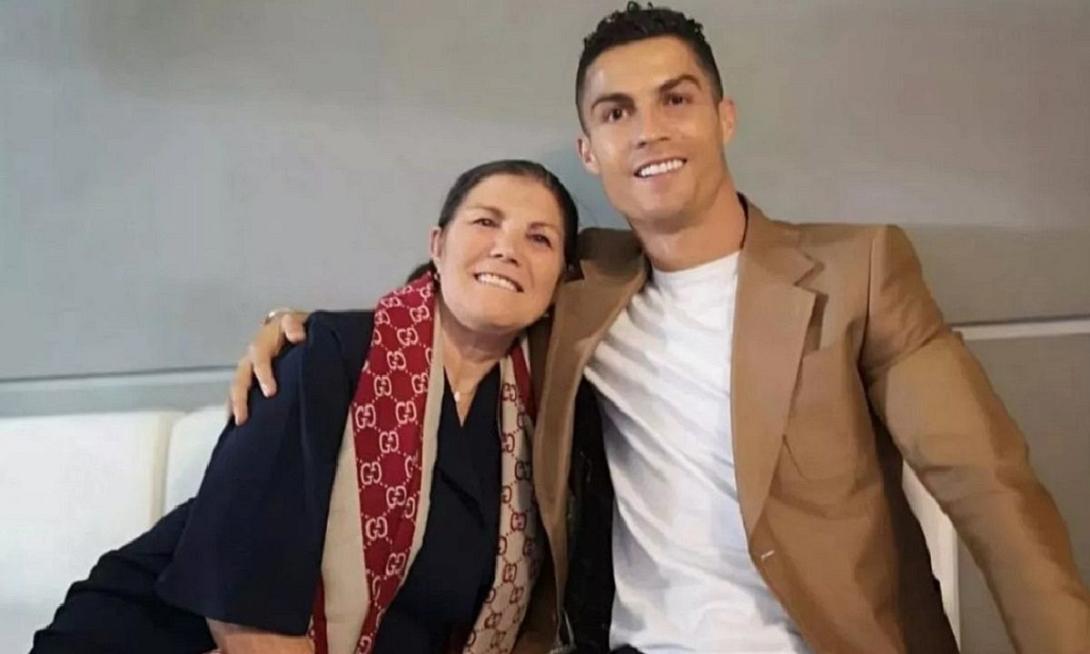 Ο ΡΟΝΑΛΝΤΟ ΜΕ ΤΗ ΜΗΤΕΡΑ ΤΟΥ