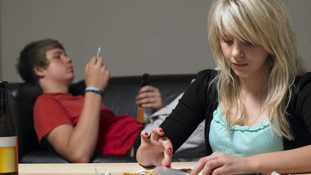 Έφηβοι - κάπνισμα 