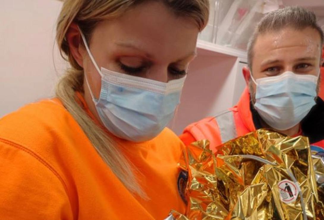 μωρό ασθενοφόρο