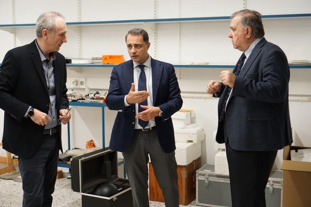 σενετακης - ατομικη ενεργεια