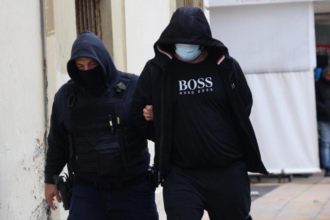 αλβανός καμίνια γυναικοκτονία