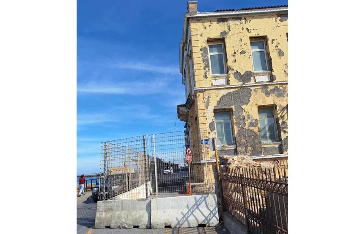 κτίριο στην παραλιακή