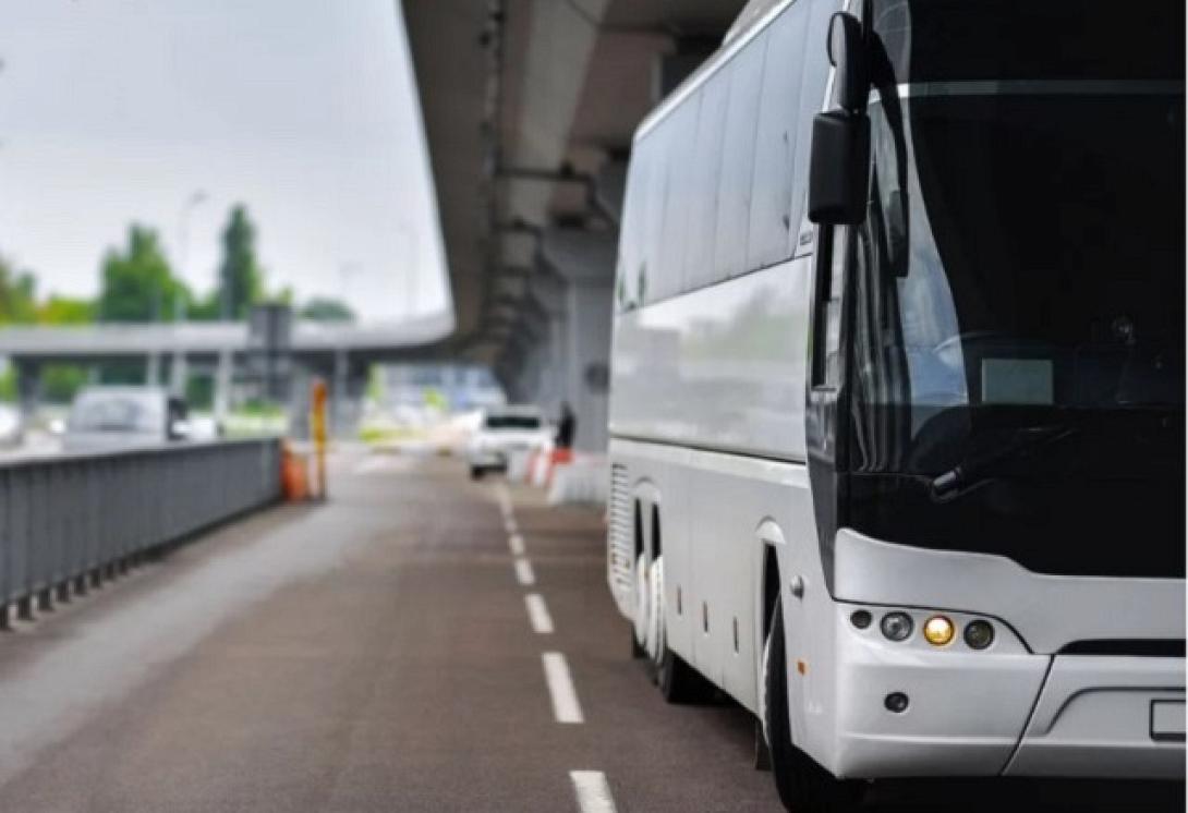 τουριστικό λεωφορείο