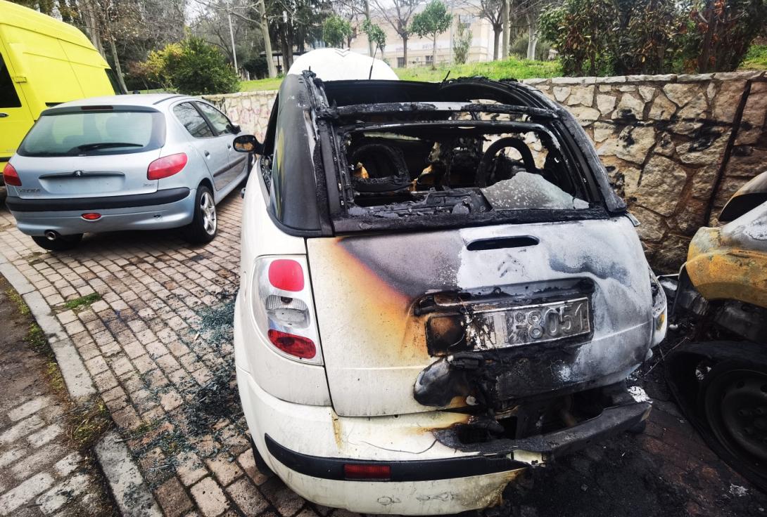 φωτια σε αυτοκίνητο