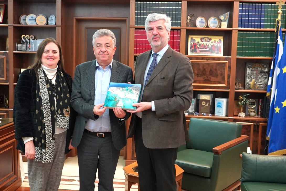 αρναουτακης