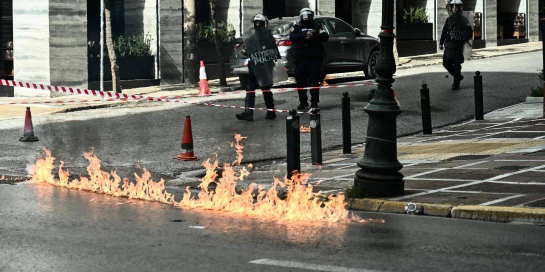 Βουλή επεισόδια 