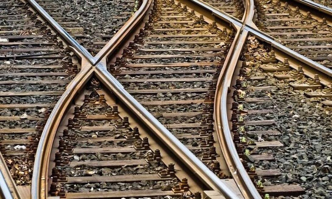 γραμμές τρένου