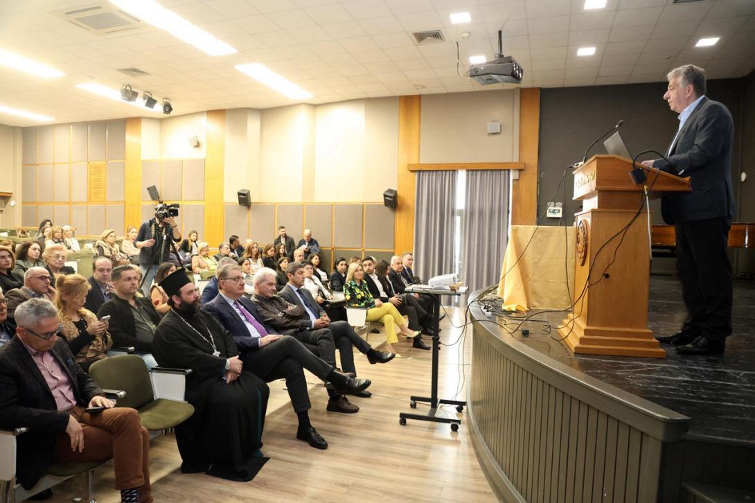 Σταύρος Αρναουτάκης 