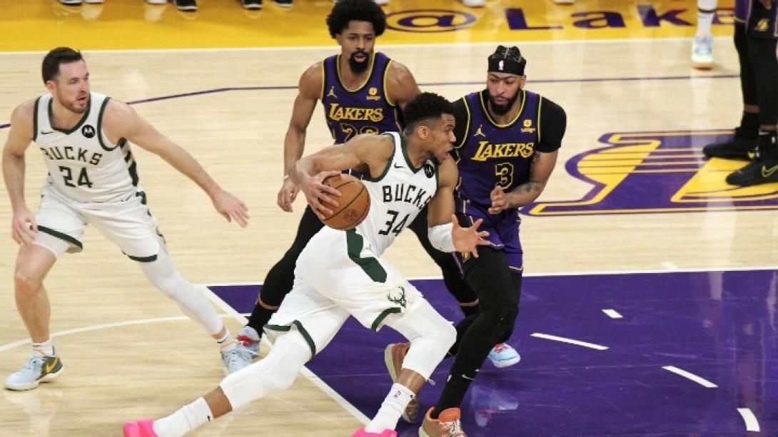 ΜΠΑΚΣ ΛΕΙΚΕΡΣ