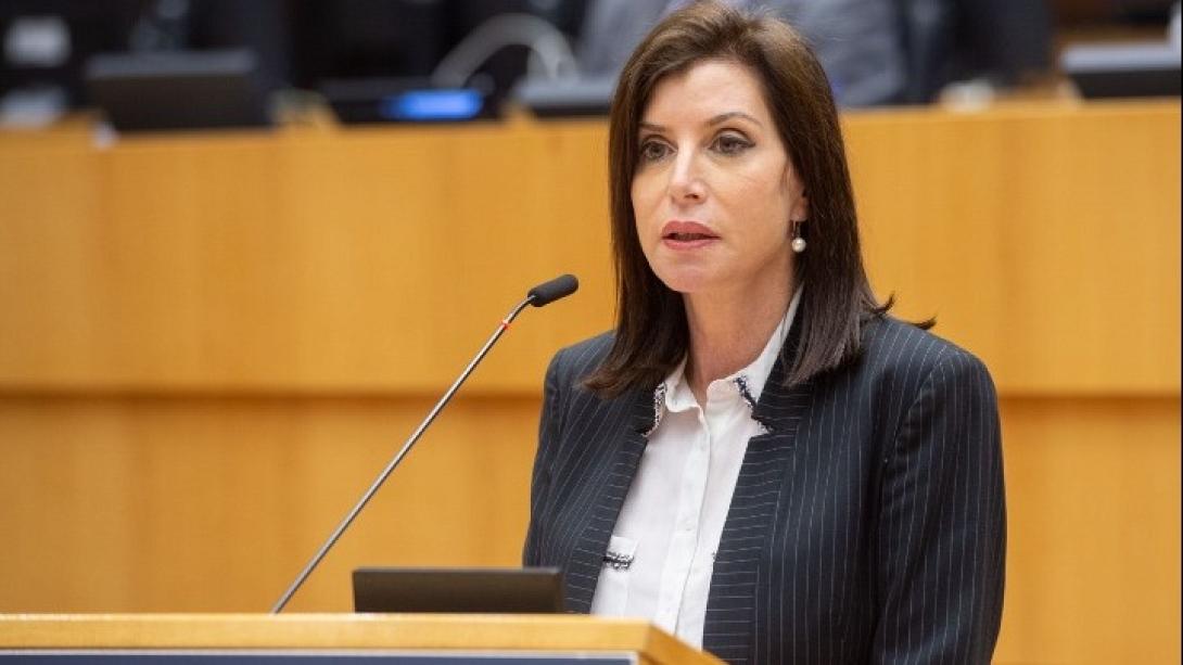  Άννα Μισέλ Ασημακοπούλου