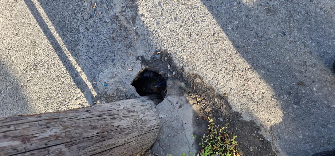 τρύπα στο οδόστρωμα 