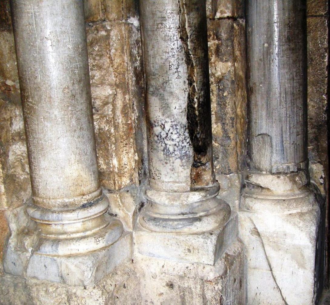 ΑΓΙΟ ΦΩΣ ΚΟΛΩΝΑ