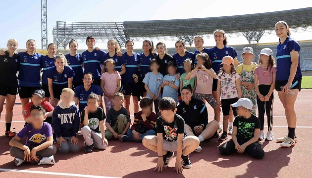 ΕΘΝΙΚΗ ΓΥΝΑΙΚΩΝ