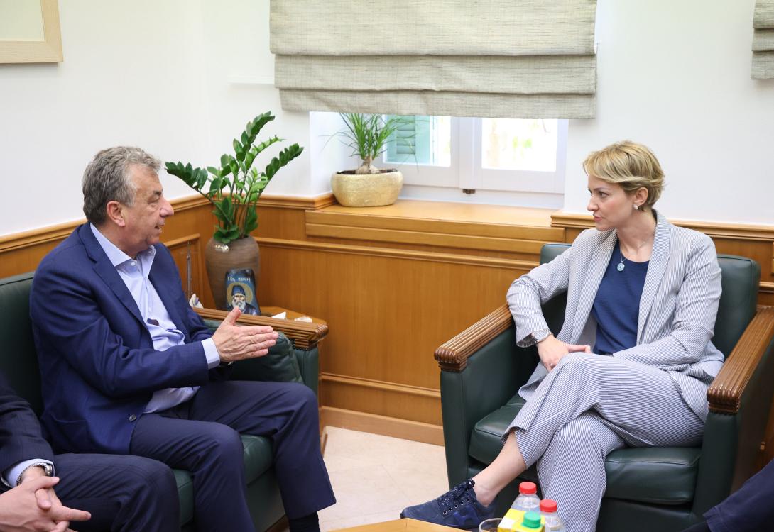 σδούκου αρναουτάκης