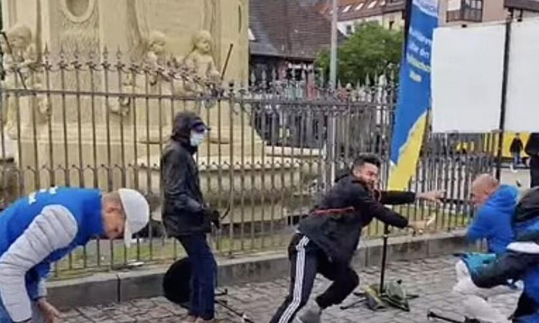 Ένοπλος μαχαίρωσε κόσμο σε «ζωντανή μετάδοση» στο YouTube