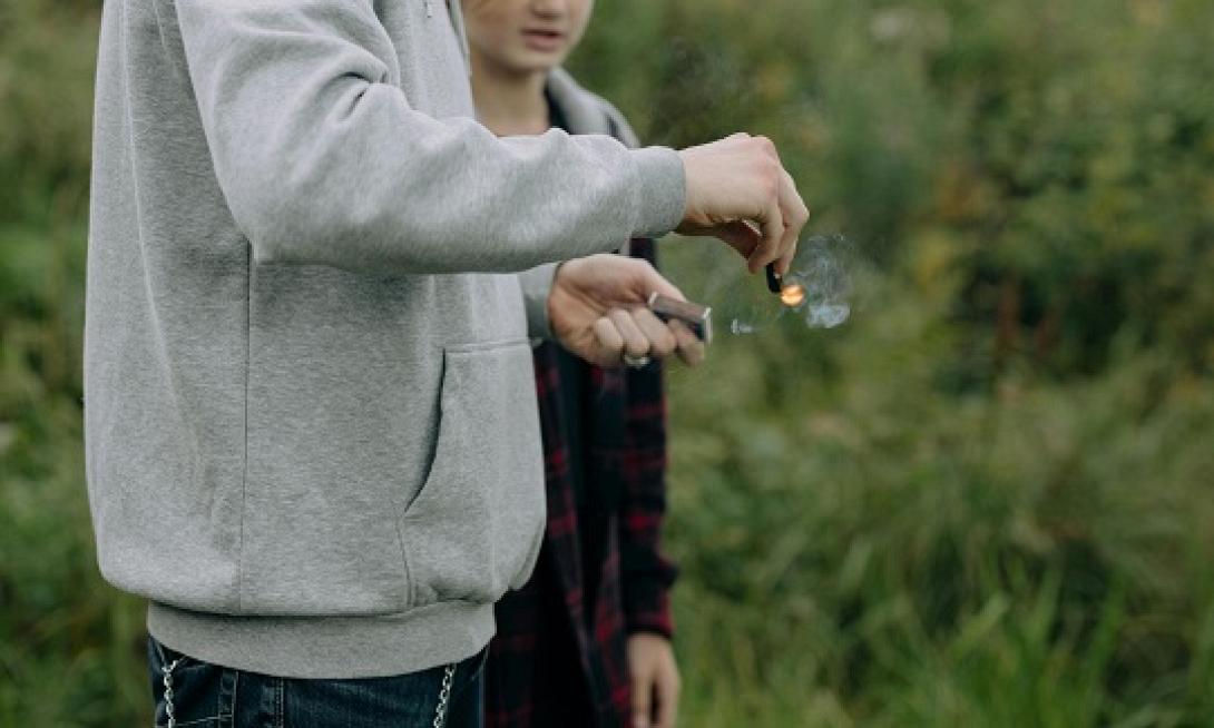 κροτίδα ανήλικοι