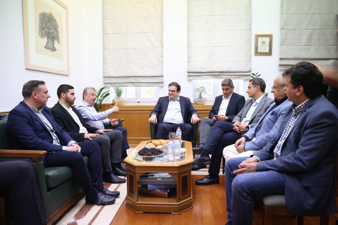 πιερρακάκης αρναουτάκης