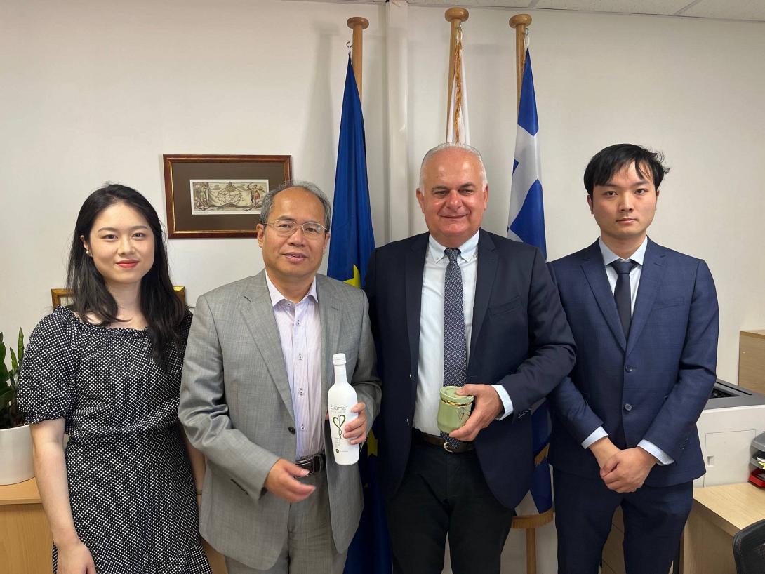 πρέσβης Κίνας 